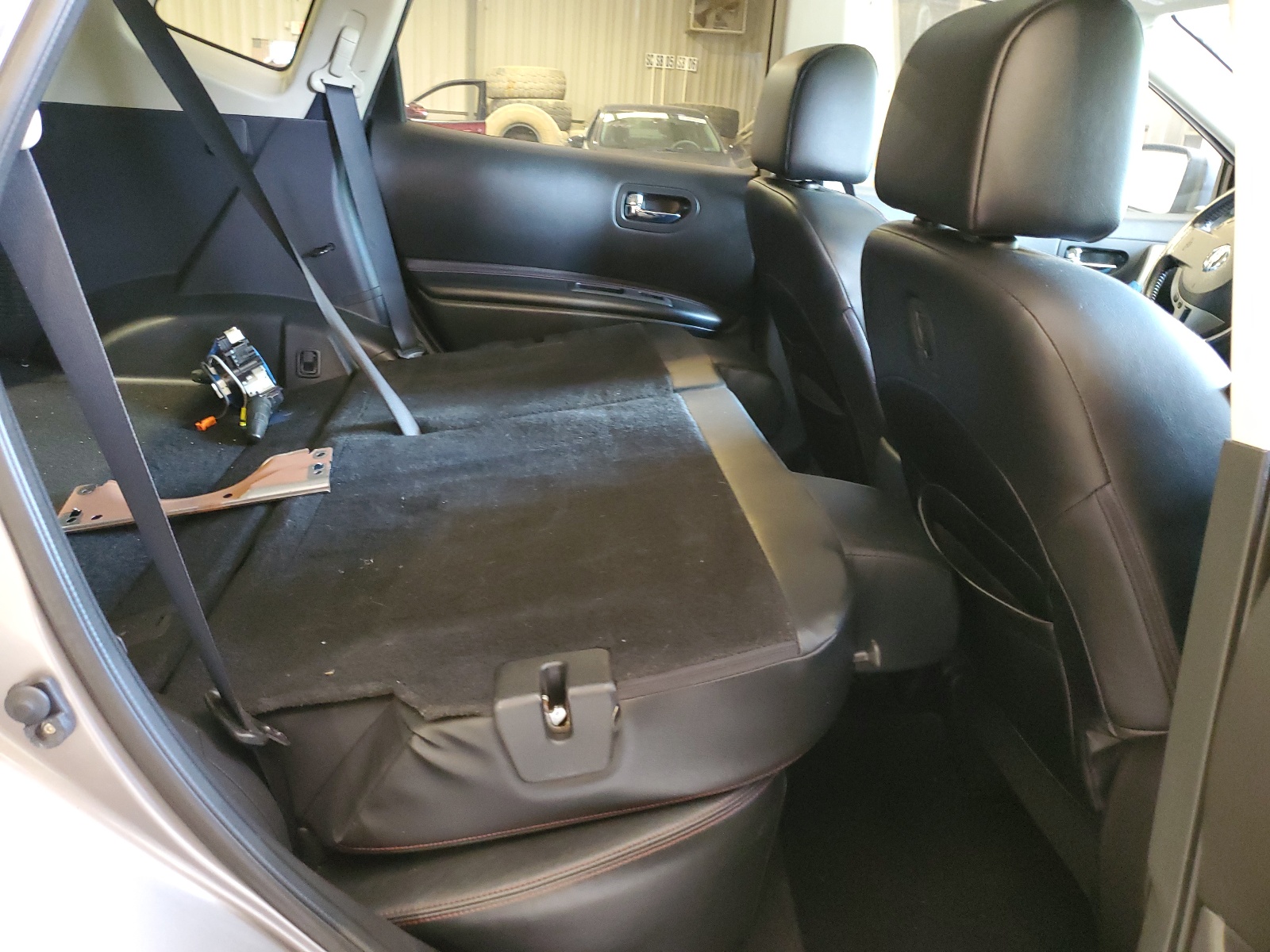 JN8AS5MV2BW676679 2011 Nissan Rogue S