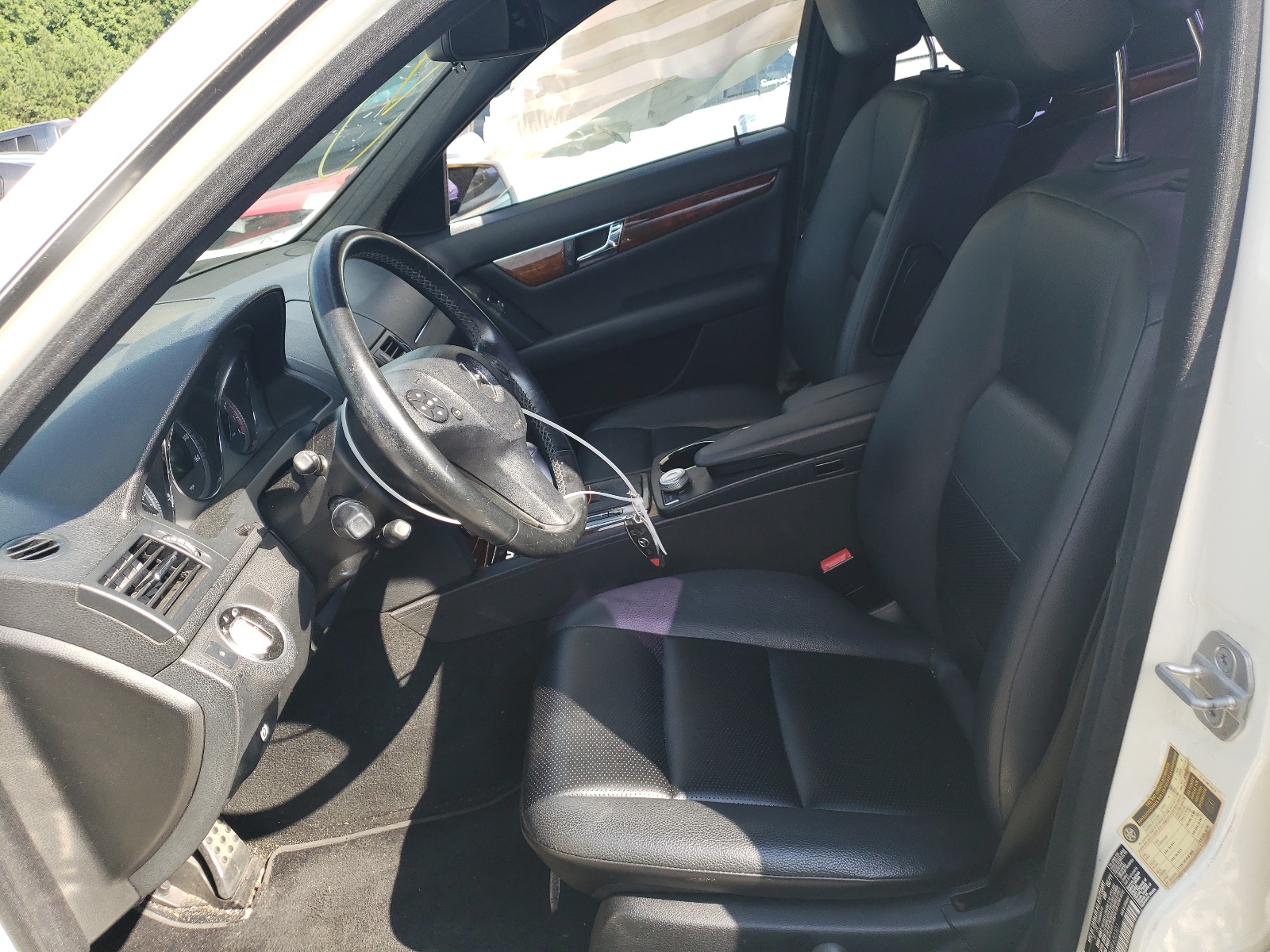 WDDGF5EB4BF650301 2011 Mercedes-Benz C 300