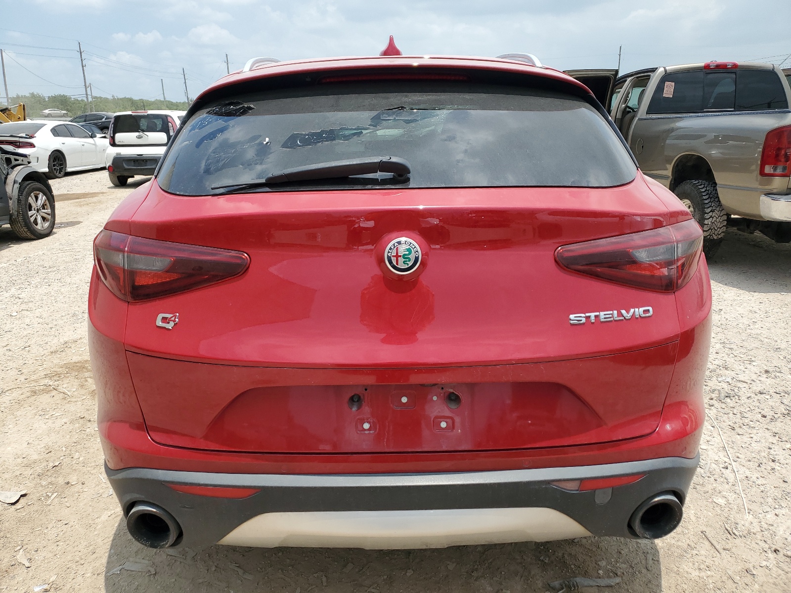 2018 Alfa Romeo Stelvio vin: ZASFAKAN2J7B70115