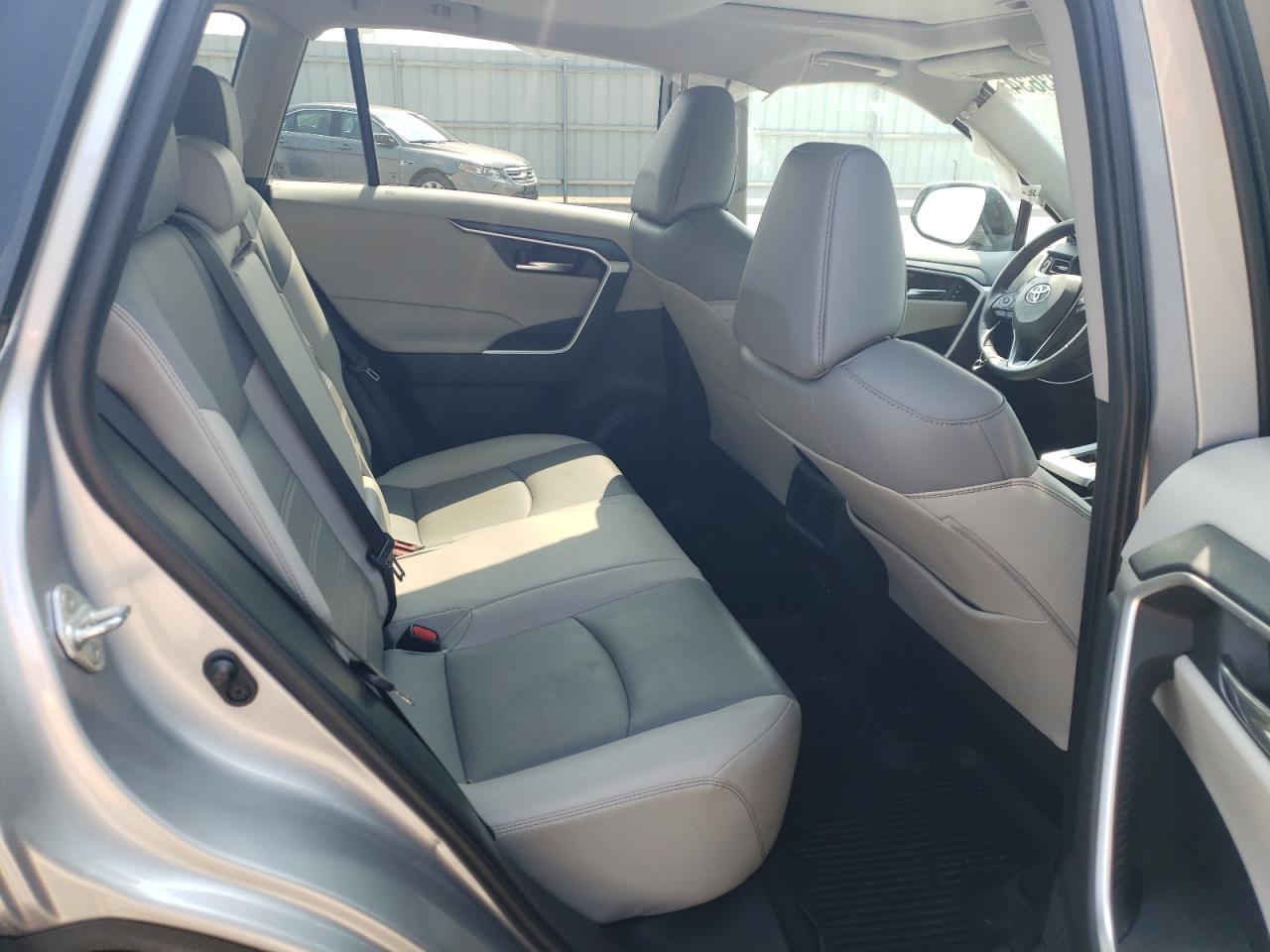 2019 Toyota Rav4 Xle Premium VIN: 2T3A1RFV8KC042571 Lot: 63703634