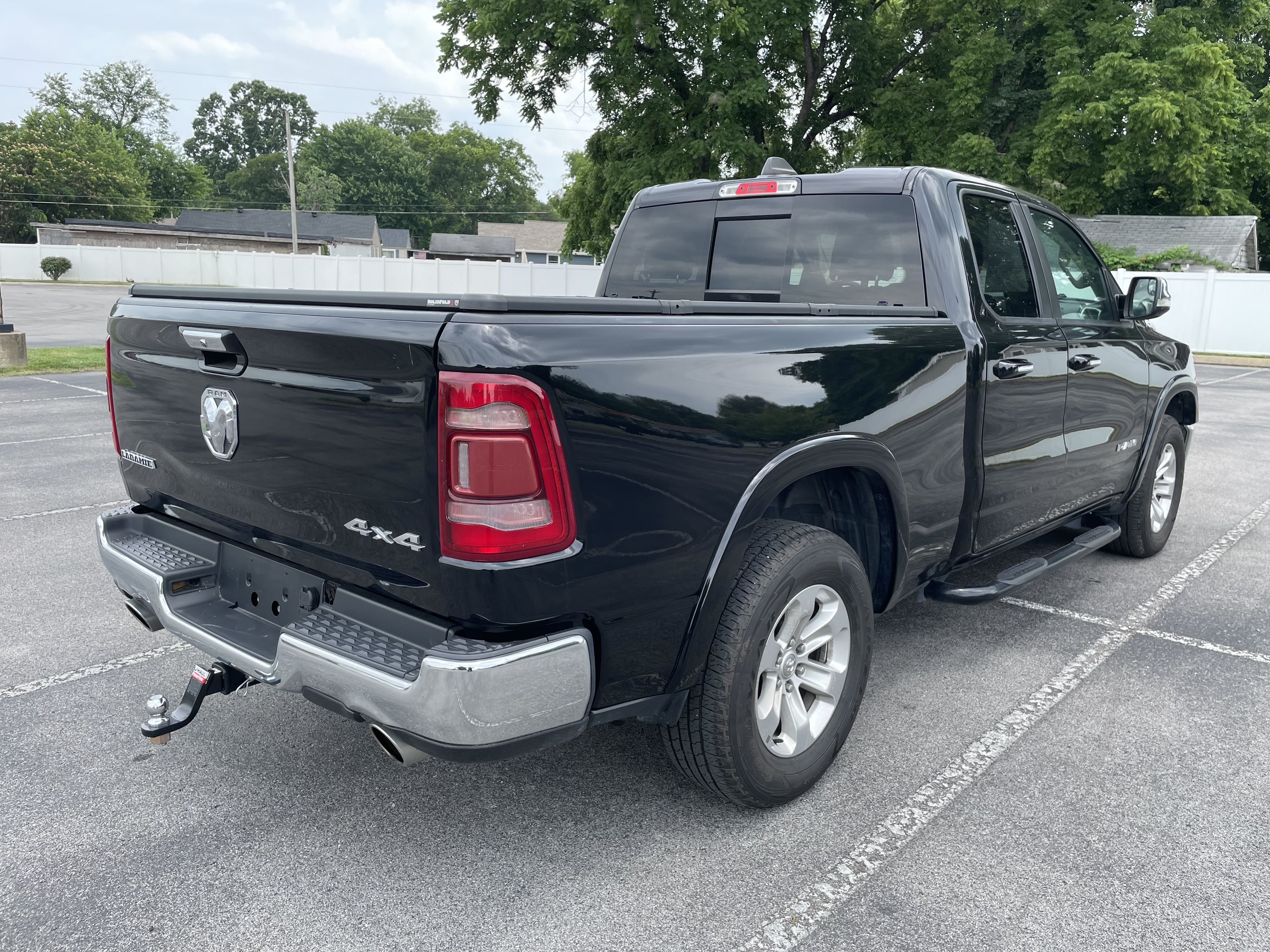 2020 Ram 1500 Laramie vin: 1C6SRFDT6LN303756