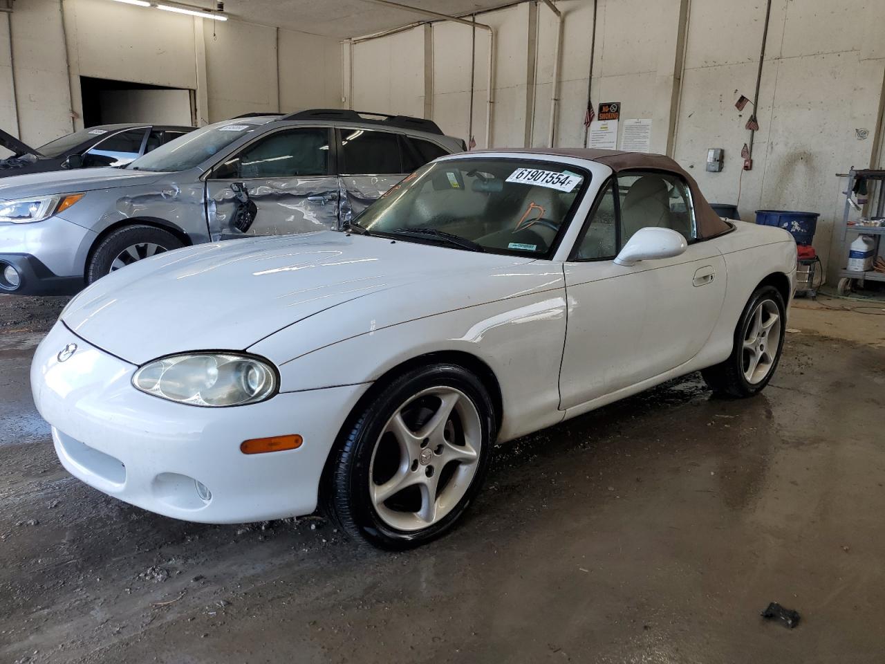 2001 Mazda Mx-5 Miata Base VIN: JM1NB353210211920 Lot: 61901554