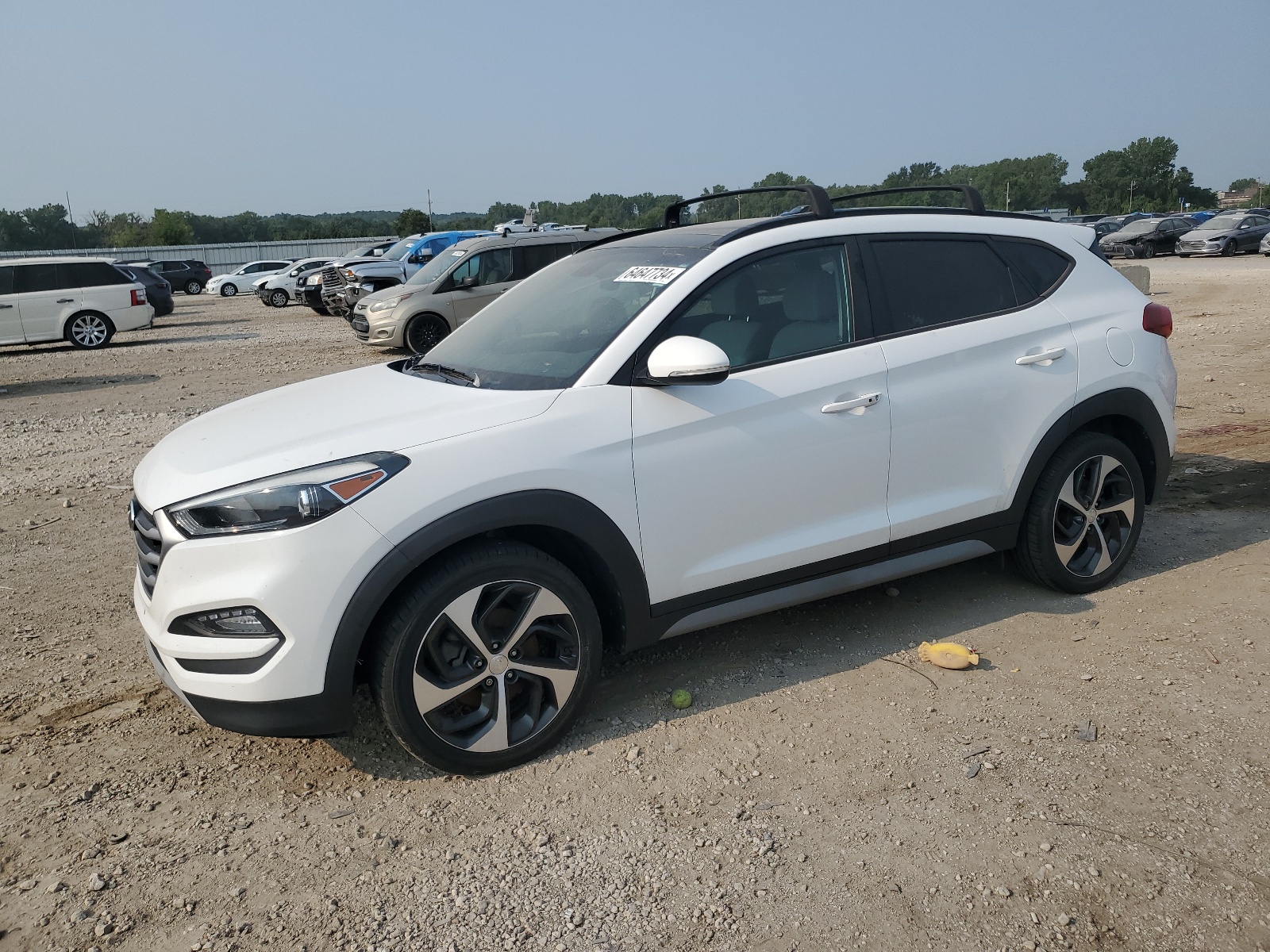 2018 Hyundai Tucson Value vin: KM8J3CA21JU687444