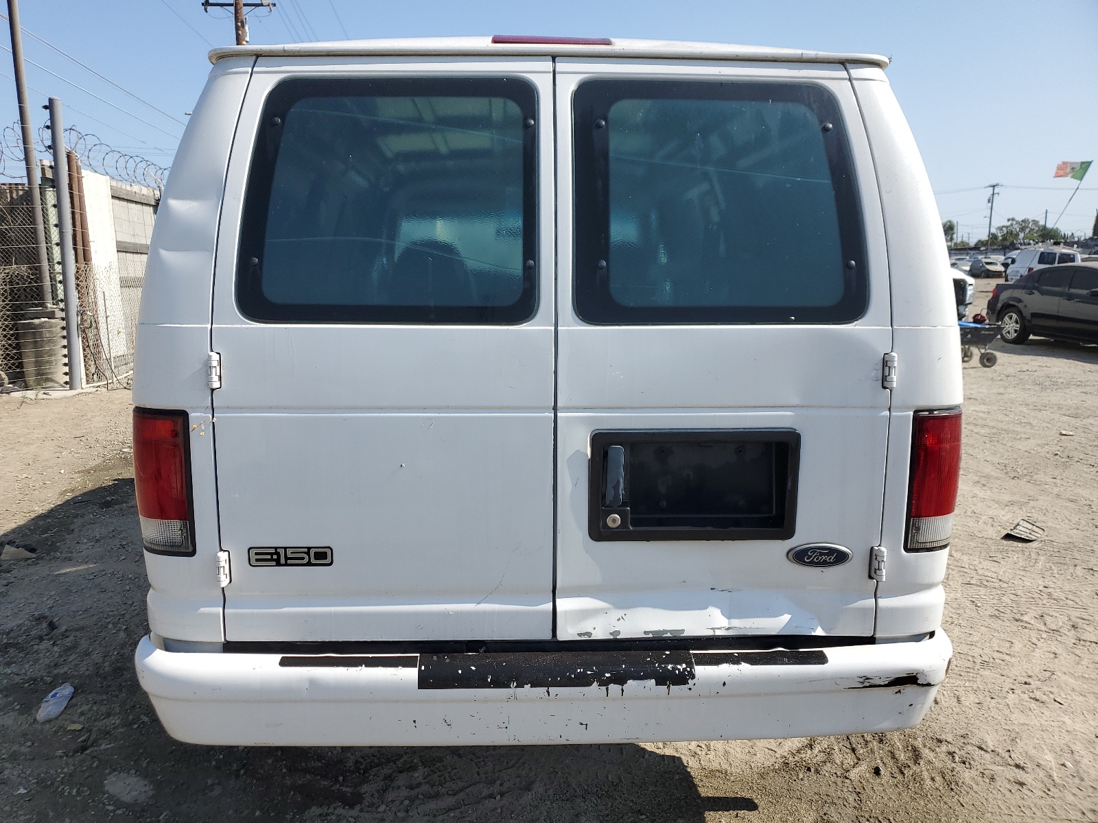 1FTRE14W5XHB81864 1999 Ford Econoline E150 Van