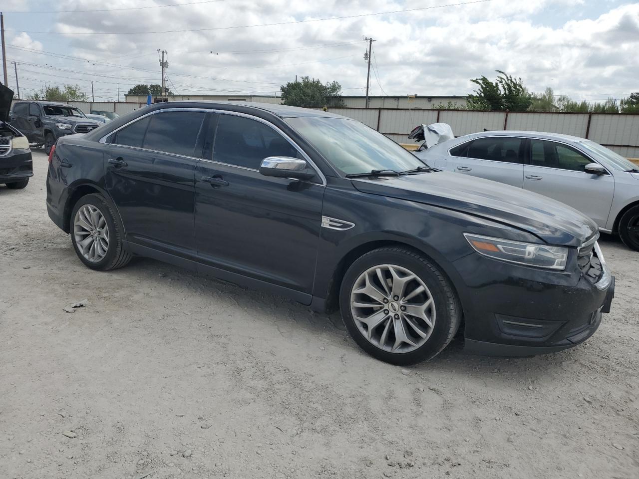 2015 Ford Taurus - Image 4