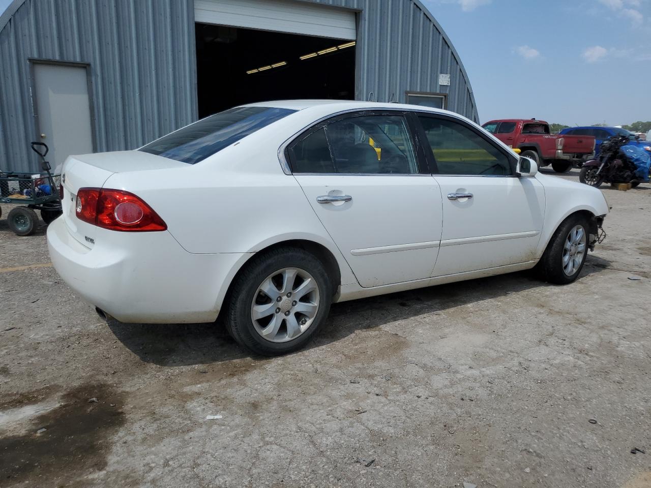 2007 Kia Optima Lx VIN: KNAGE124475136485 Lot: 61727924