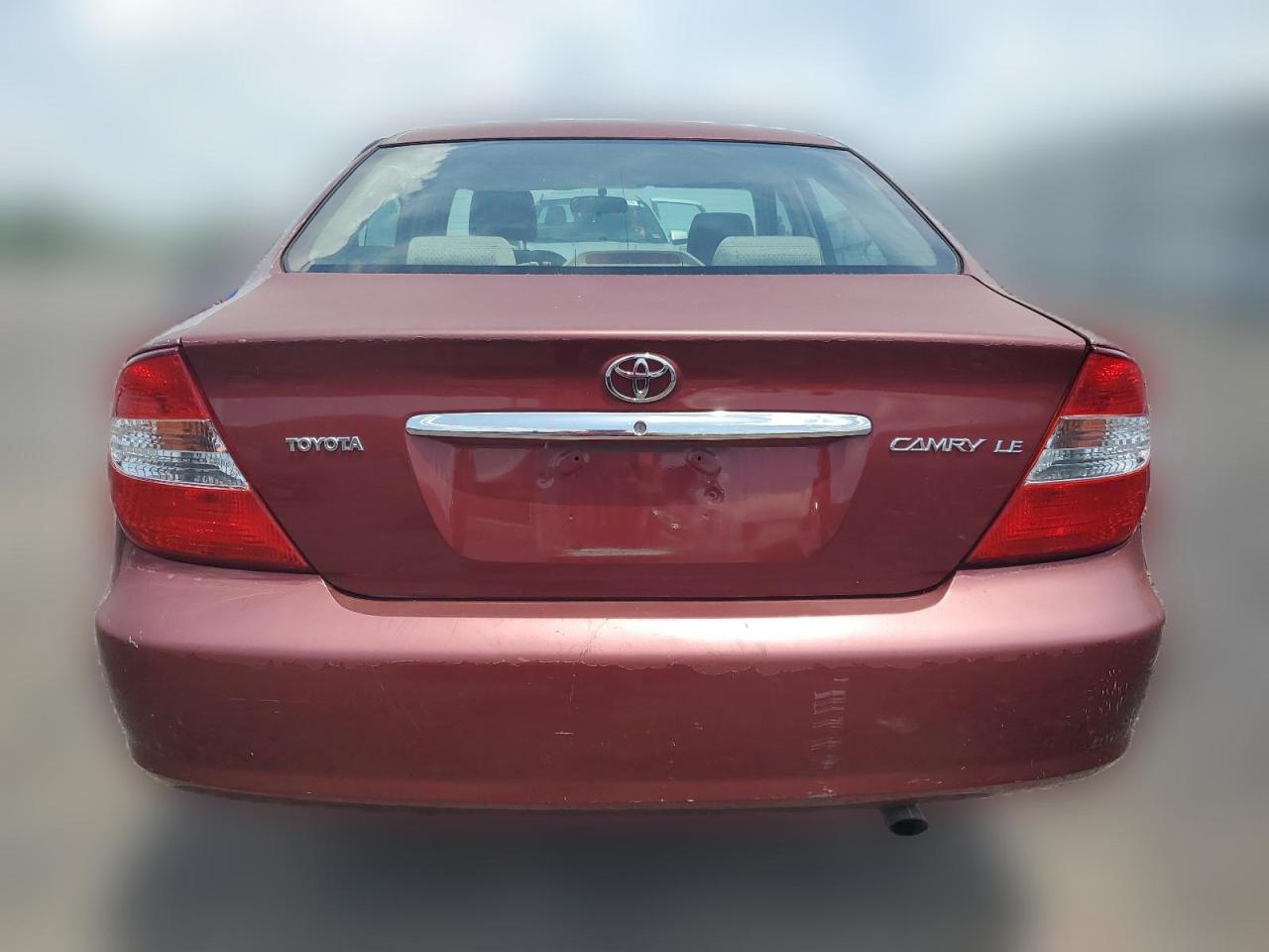 2004 Toyota Camry Le VIN: 4T1BE32K24U318075 Lot: 62126424