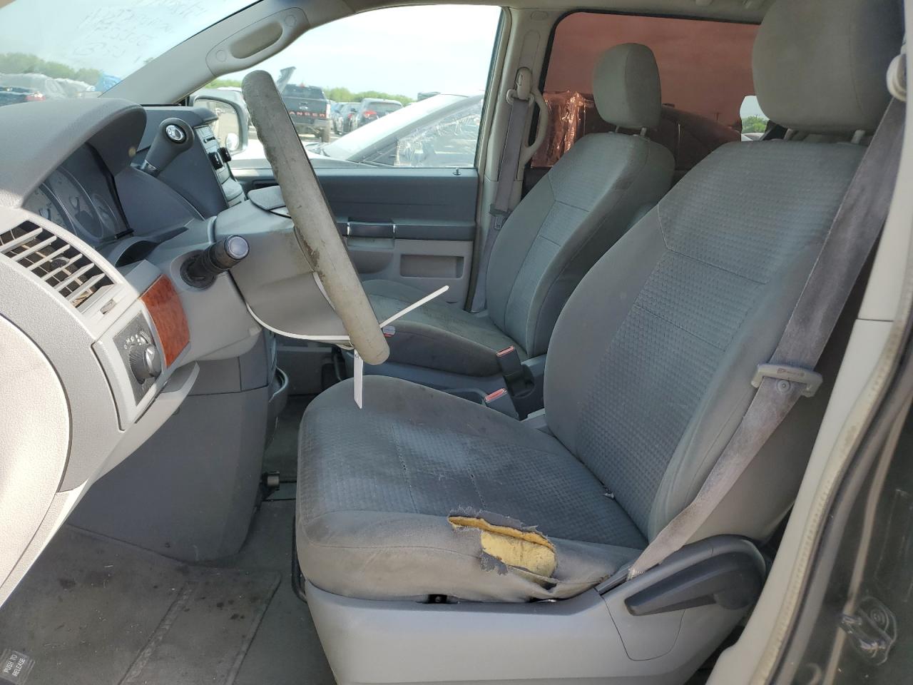 2009 Chrysler Town & Country Lx VIN: 2A8HR44EX9R502239 Lot: 62959344