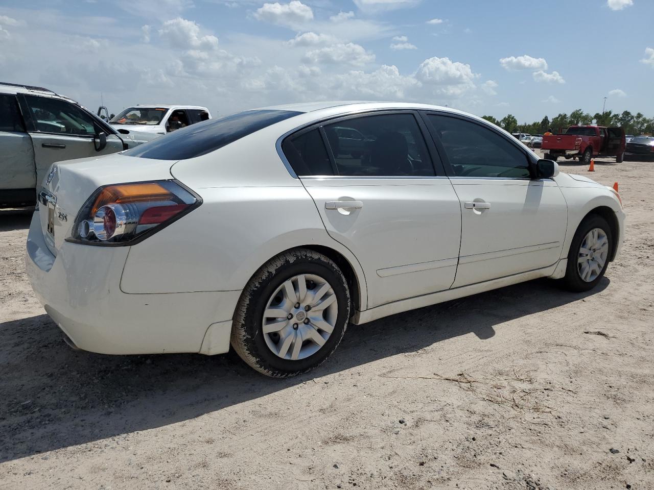 1N4AL2AP6CN551811 2012 Nissan Altima Base