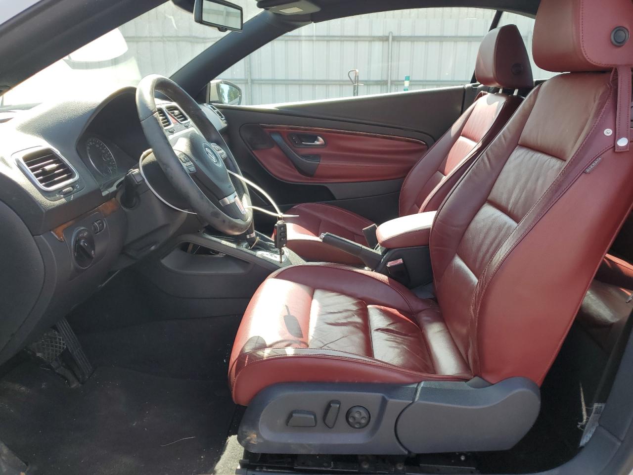 2010 Volkswagen Eos Lux VIN: WVWFA7AH6AV015045 Lot: 64199814