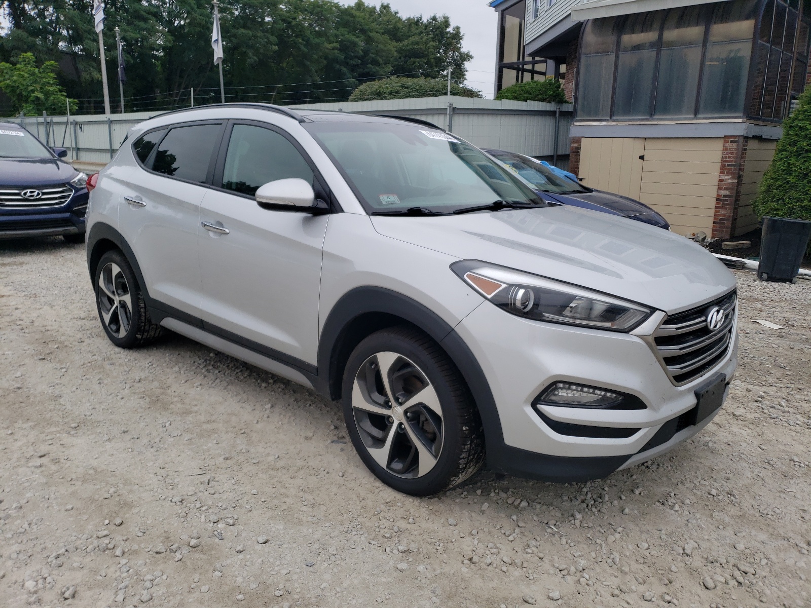 2018 Hyundai Tucson Value vin: KM8J3CA24JU723983