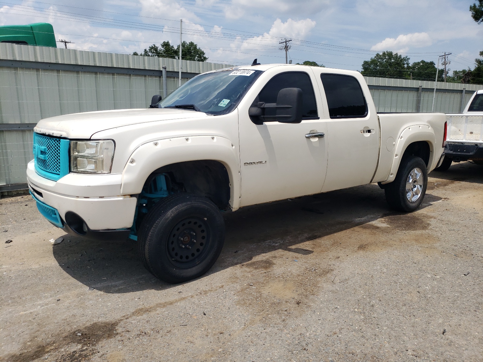 2013 GMC Sierra K1500 Denali vin: 3GTP2XE28DG345628