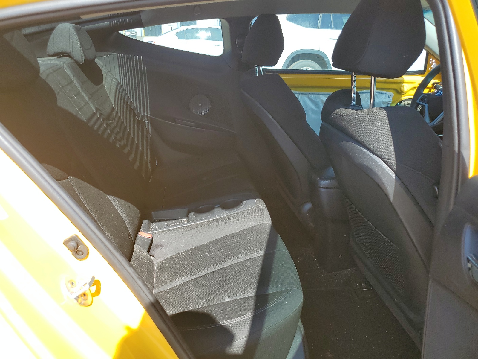 KMHTC6AD2GU281841 2016 Hyundai Veloster