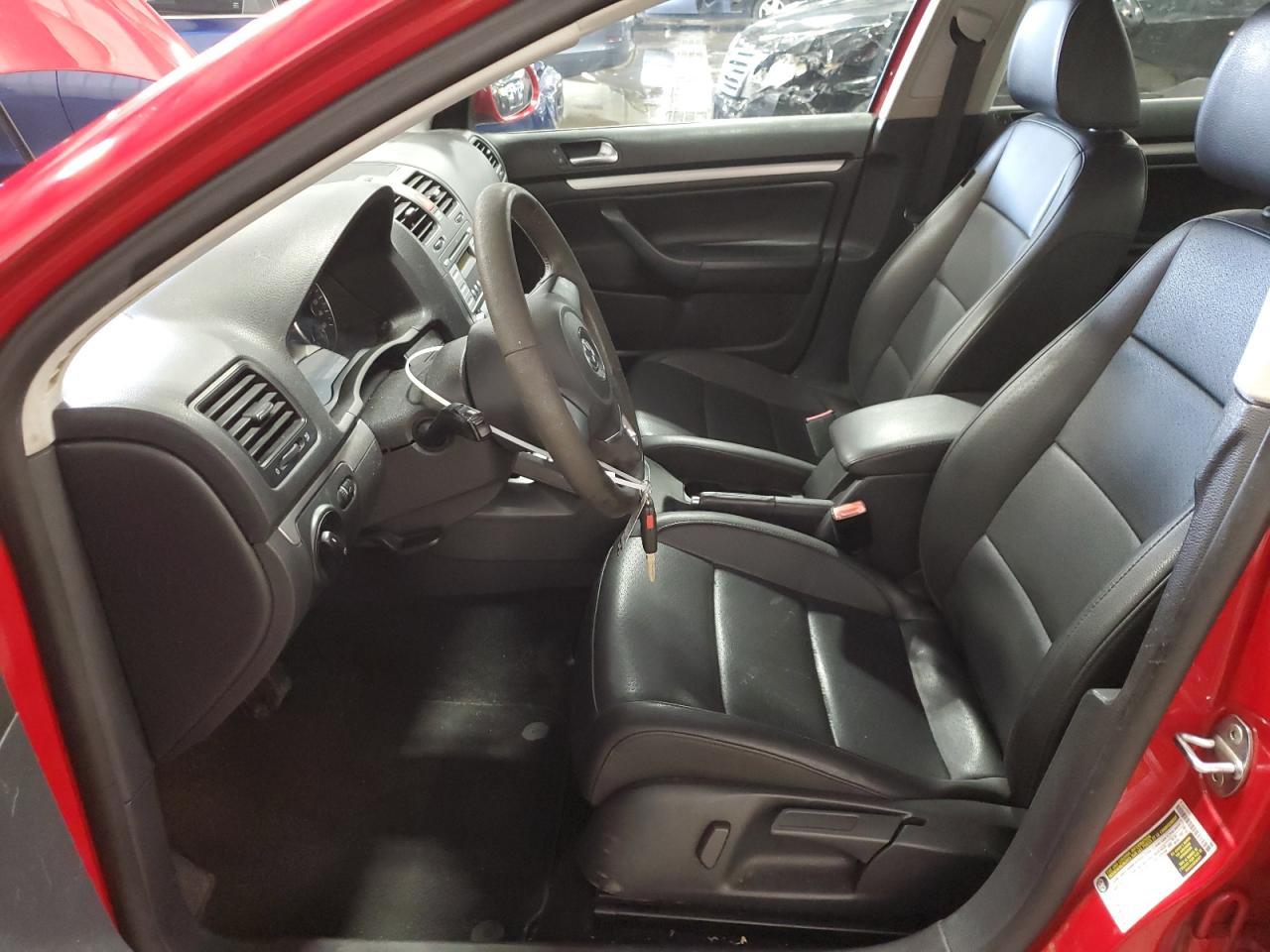 2010 Volkswagen Jetta - Image 7