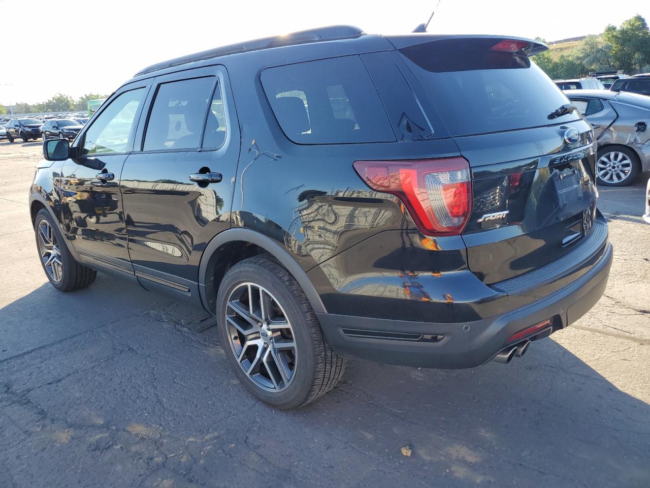 1FM5K8GT6KGA77265 2019 FORD EXPLORER - Image 2