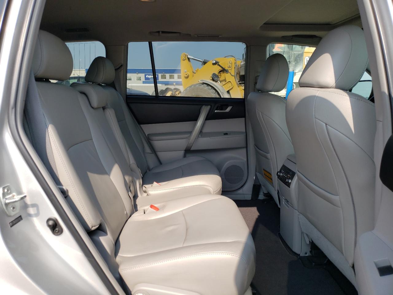 2011 Toyota Highlander Base VIN: 5TDBK3EH2BS090853 Lot: 64004764