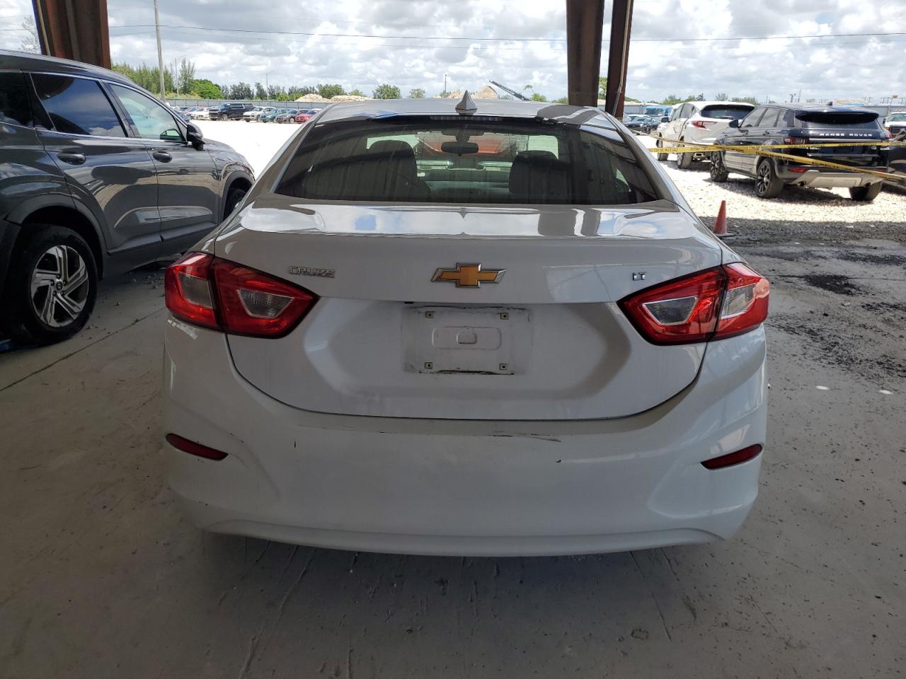 2019 Chevrolet Cruze - Image 6