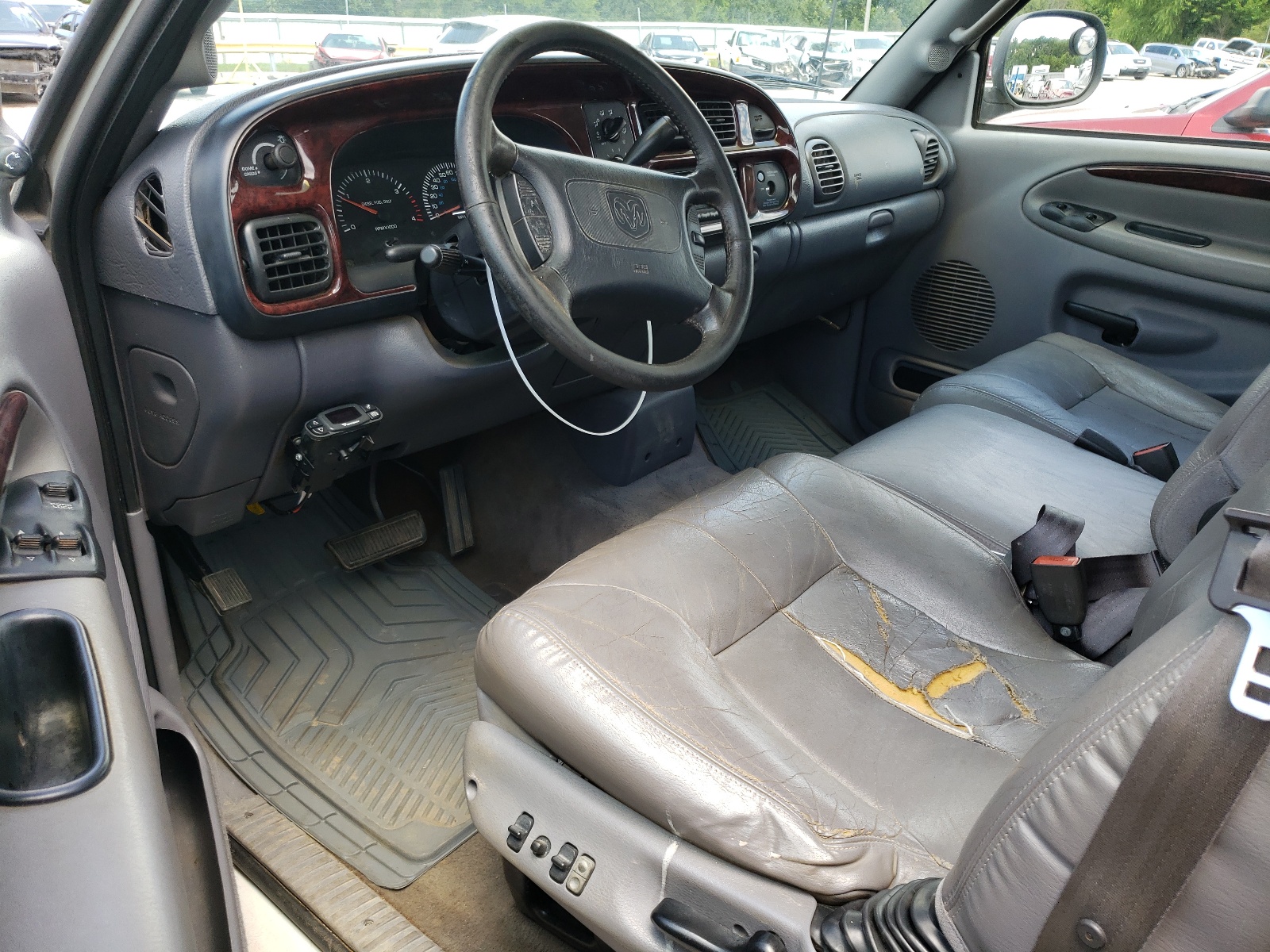 1B7KC2365WJ252275 1998 Dodge Ram 2500