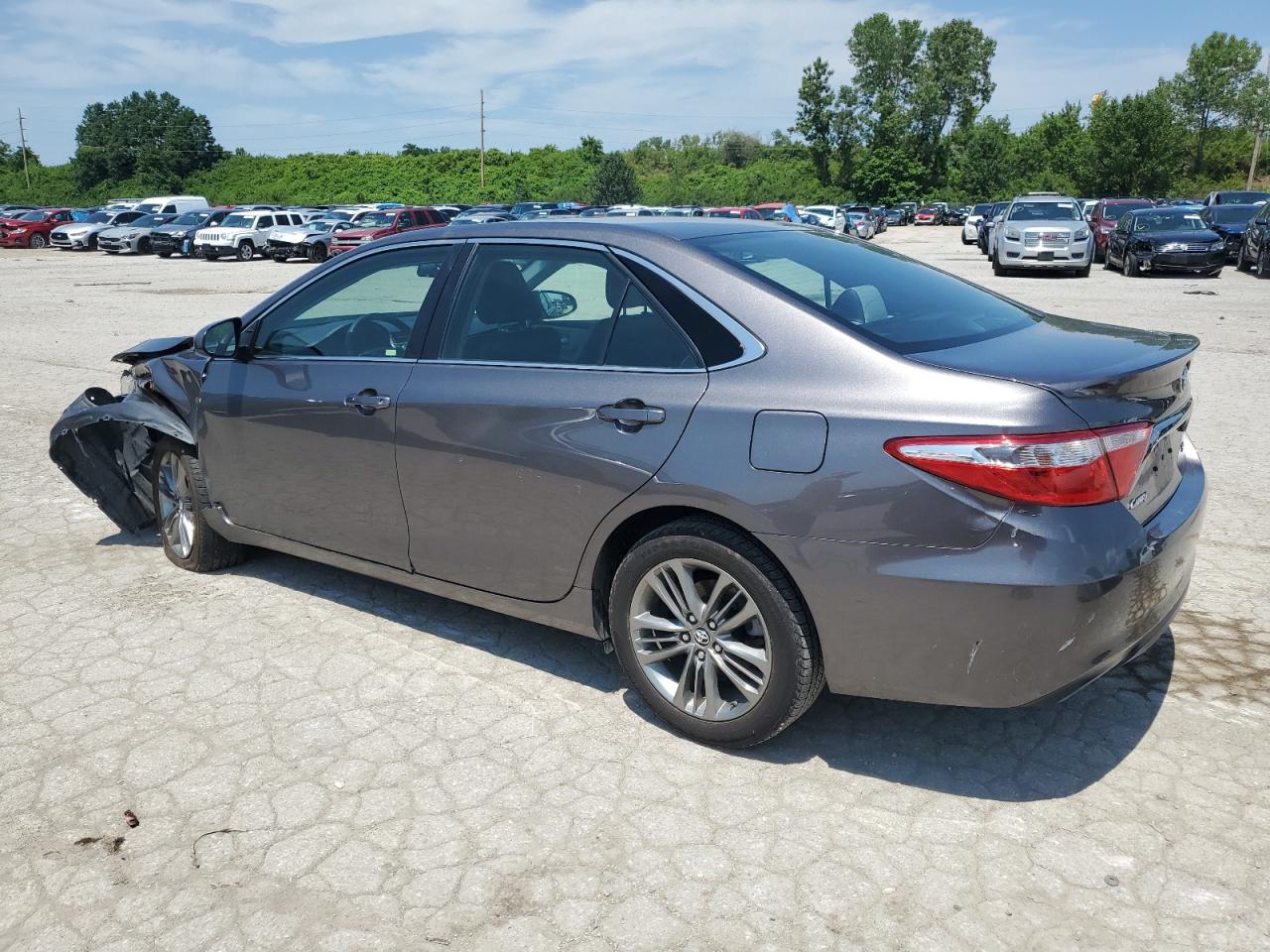 4T1BF1FK4HU734971 2017 TOYOTA CAMRY - Image 2