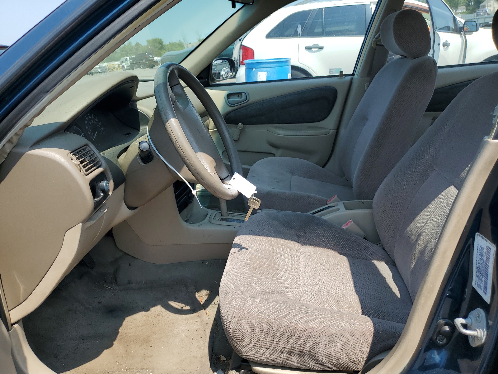 1Y1SK528X1Z402071 2001 Chevrolet Geo Prizm Base