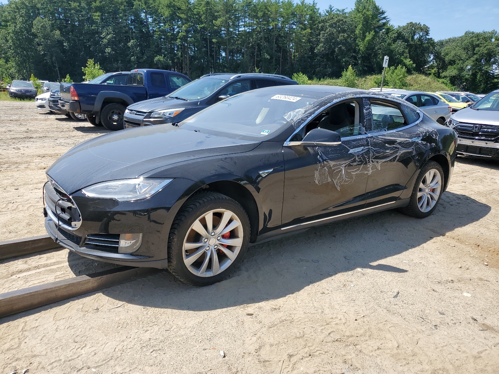 2014 Tesla Model S vin: 5YJSA1H16EFP35115