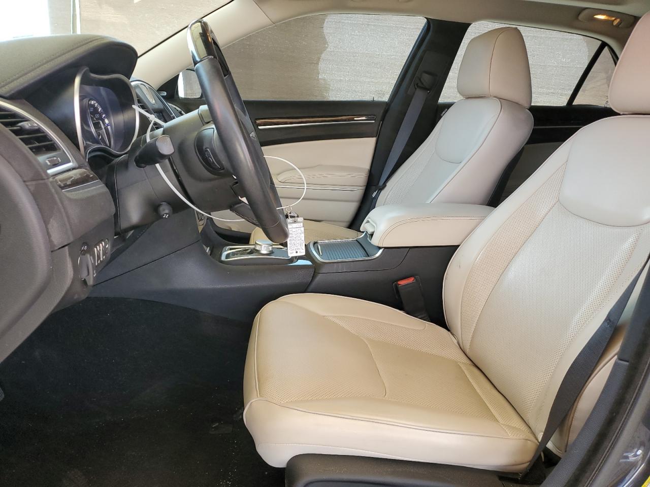 2019 Chrysler 300 Limited VIN: 2C3CCAEG2KH556149 Lot: 65019194