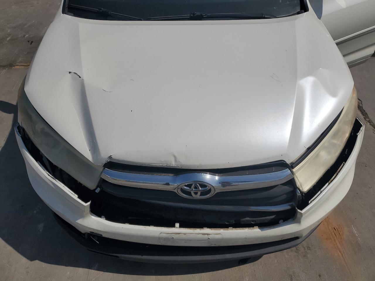 5TDKKRFH9ES007957 2014 Toyota Highlander Xle