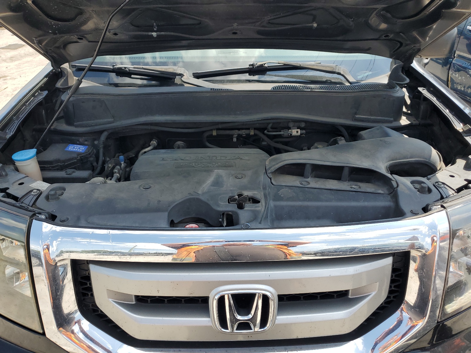 5FNYF3H2XBB043693 2011 Honda Pilot Lx