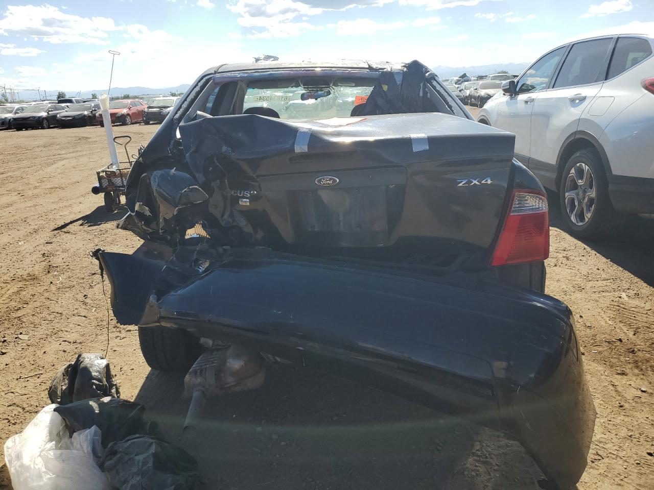 1FAFP34NX5W274894 2005 Ford Focus Zx4