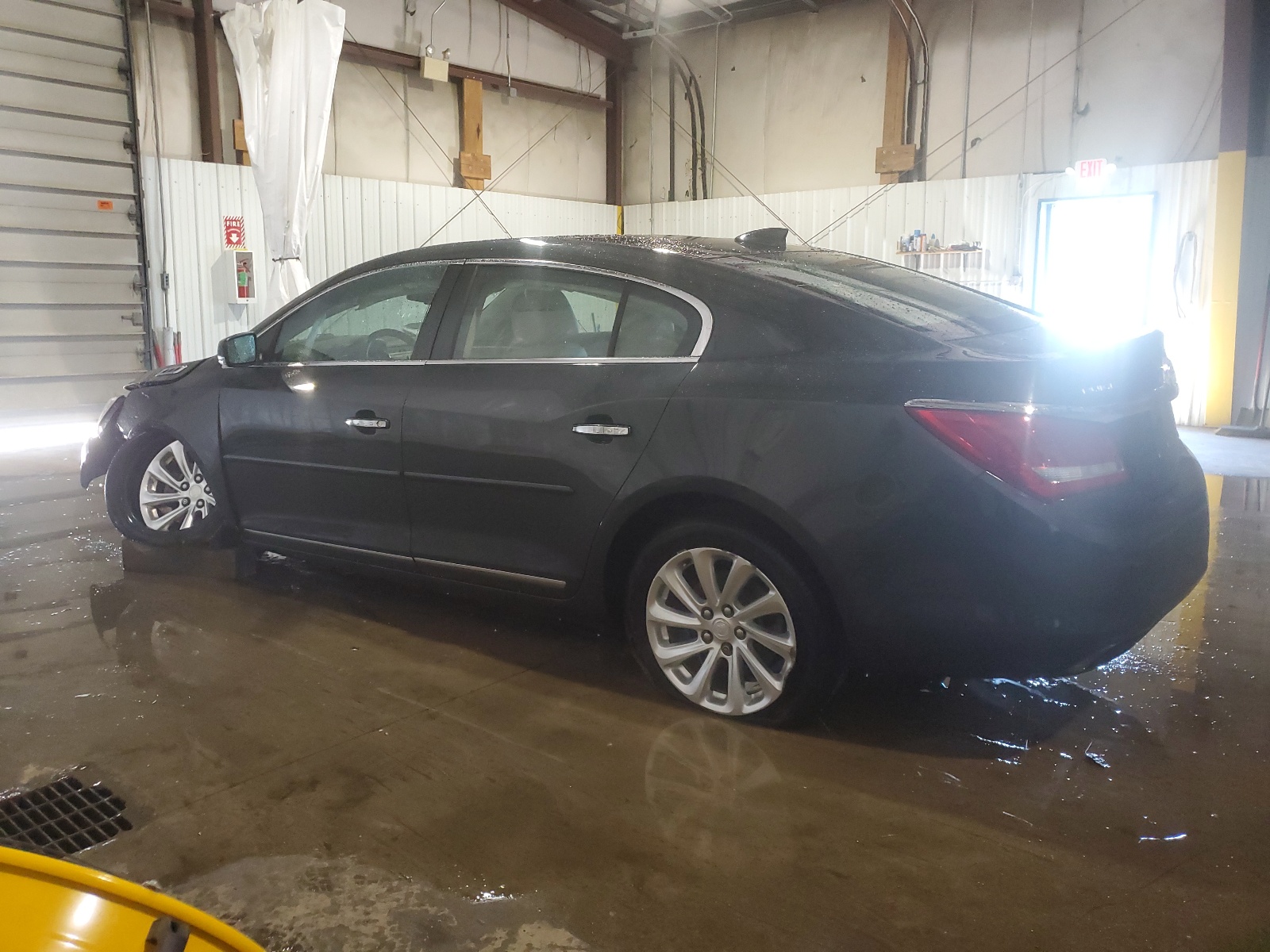 2015 Buick Lacrosse vin: 1G4GB5G36FF169365