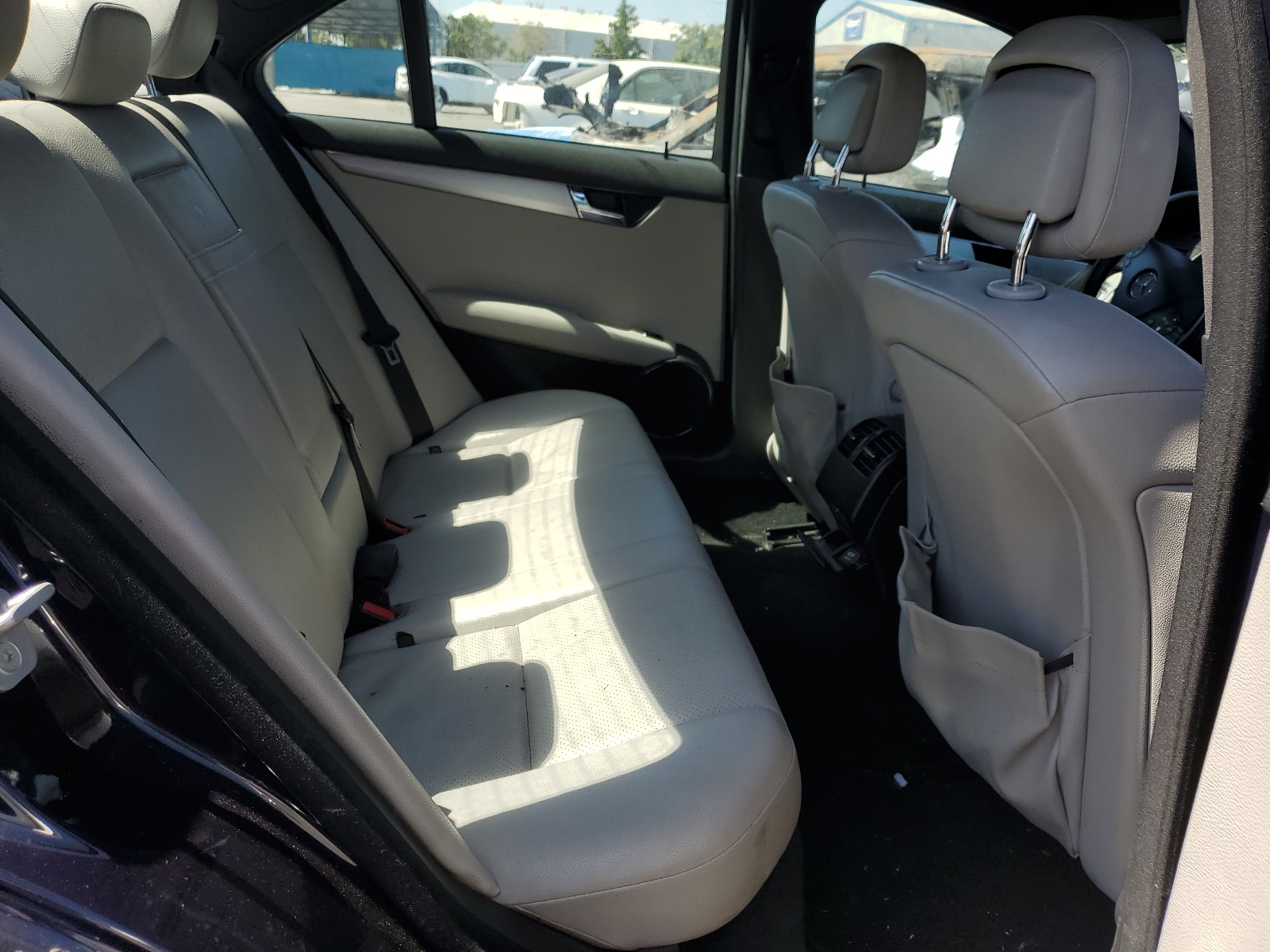 WDDGF5EB8BF632903 2011 Mercedes-Benz C 300