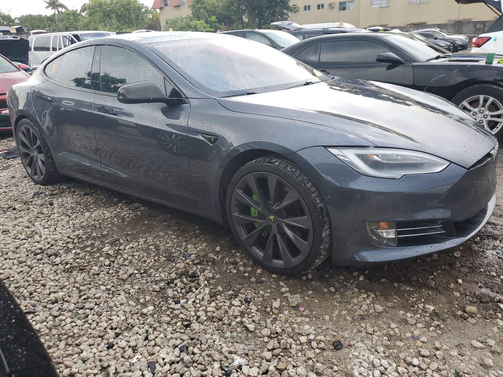 2018 Tesla Model S vin: 5YJSA1E22JF271506