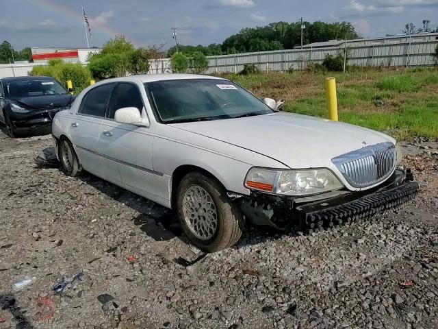 2006 Lincoln Town Car Signature VIN: 1LNHM81V76Y644052 Lot: 64944664