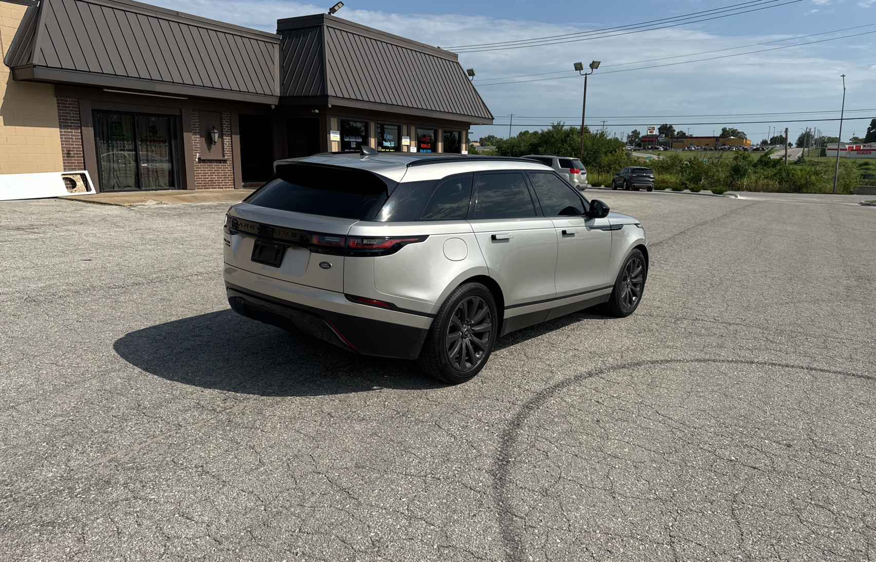 2019 Land Rover Range Rover Velar S vin: SALYB2FV8KA220715