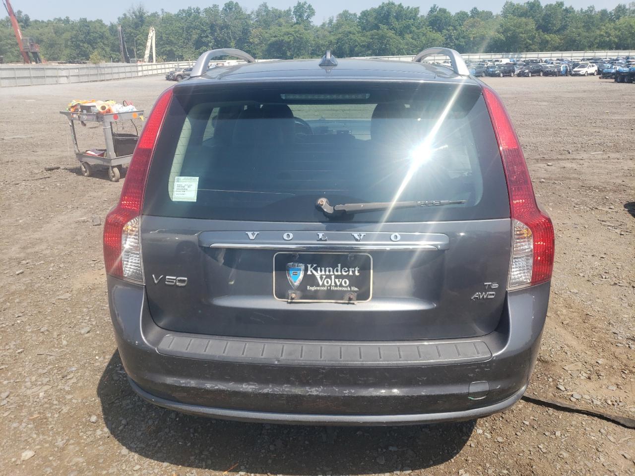 2010 Volvo V50 T5 VIN: YV1672MJ4A2568210 Lot: 61588904