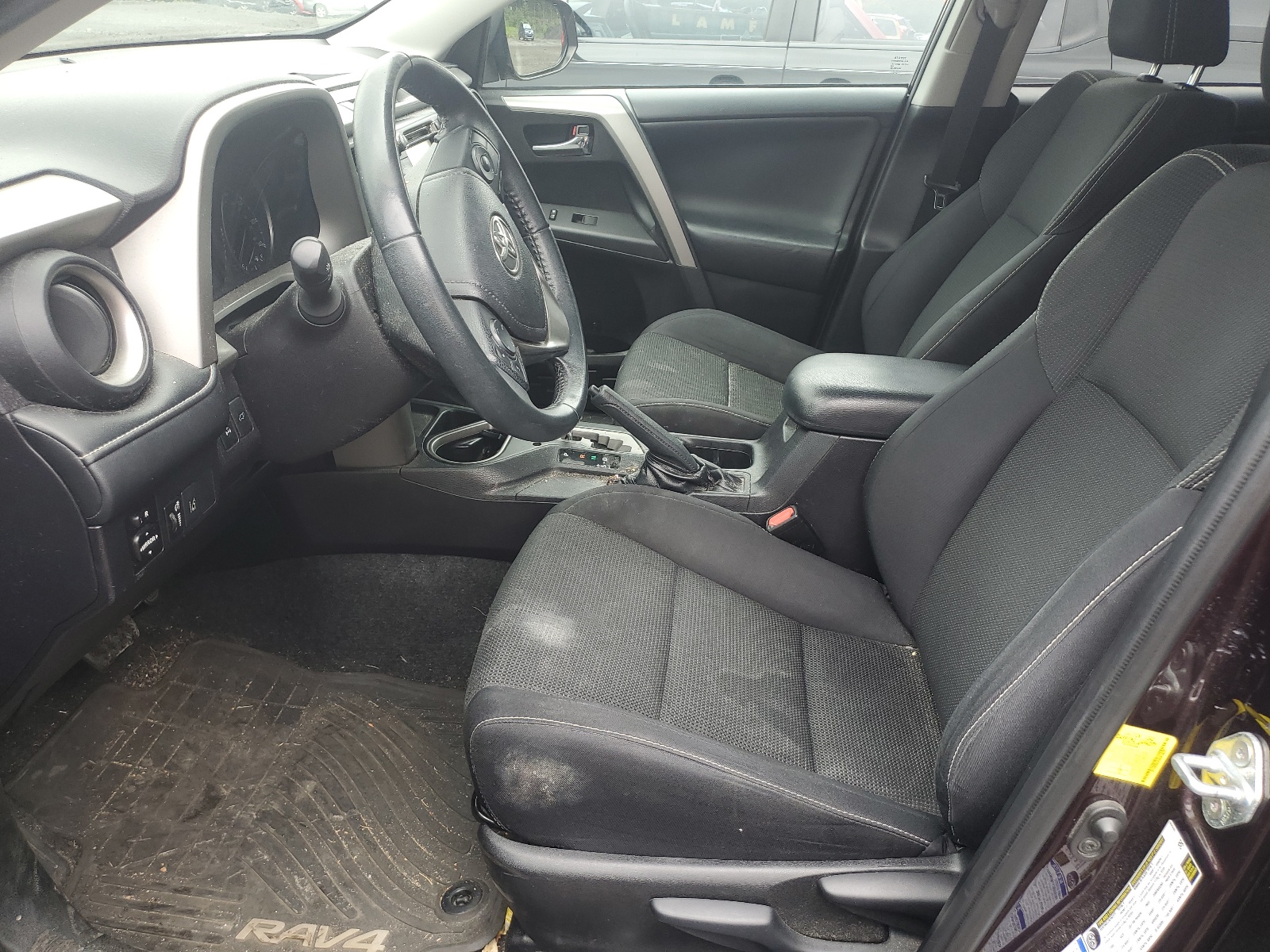 2T3RFREV0HW674655 2017 Toyota Rav4 Xle