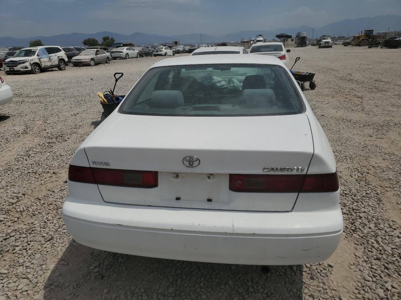 1999 Toyota Camry Le VIN: JT2BG22K0X0307167 Lot: 62960924