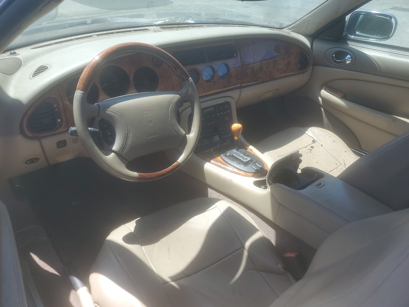 SAJGX2048XC041673 1999 Jaguar Xk8