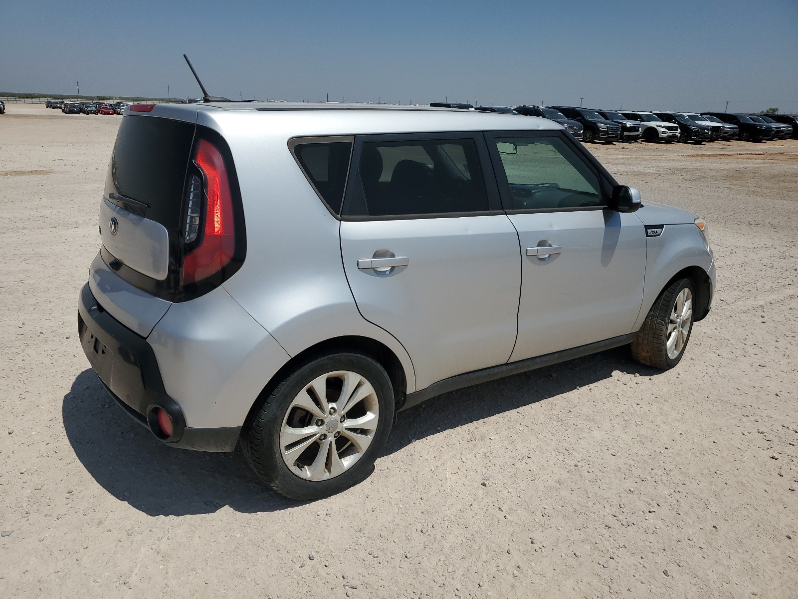 2016 Kia Soul + vin: KNDJP3A52G7824787