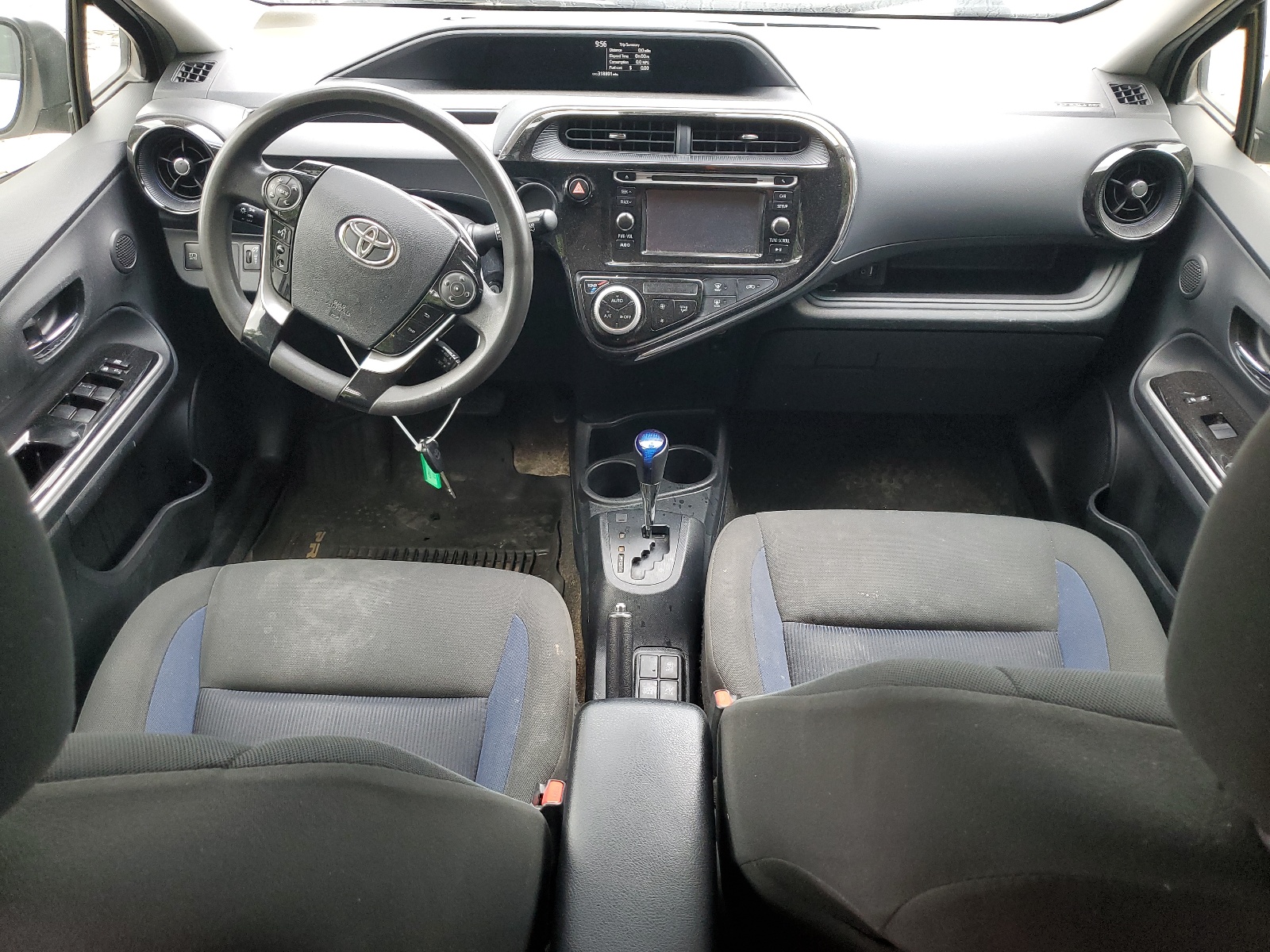 JTDKDTB30J1618131 2018 Toyota Prius C