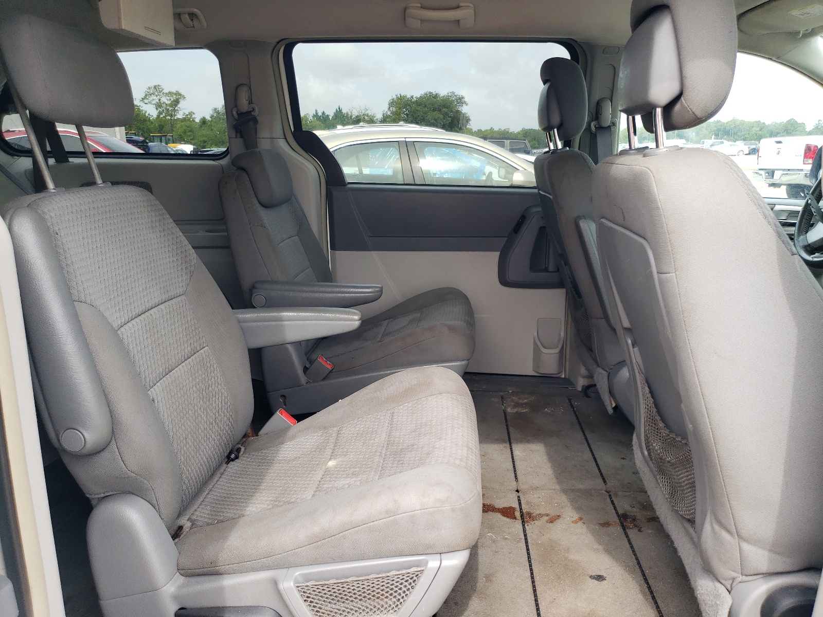 2A4RR5D11AR285628 2010 Chrysler Town & Country Touring