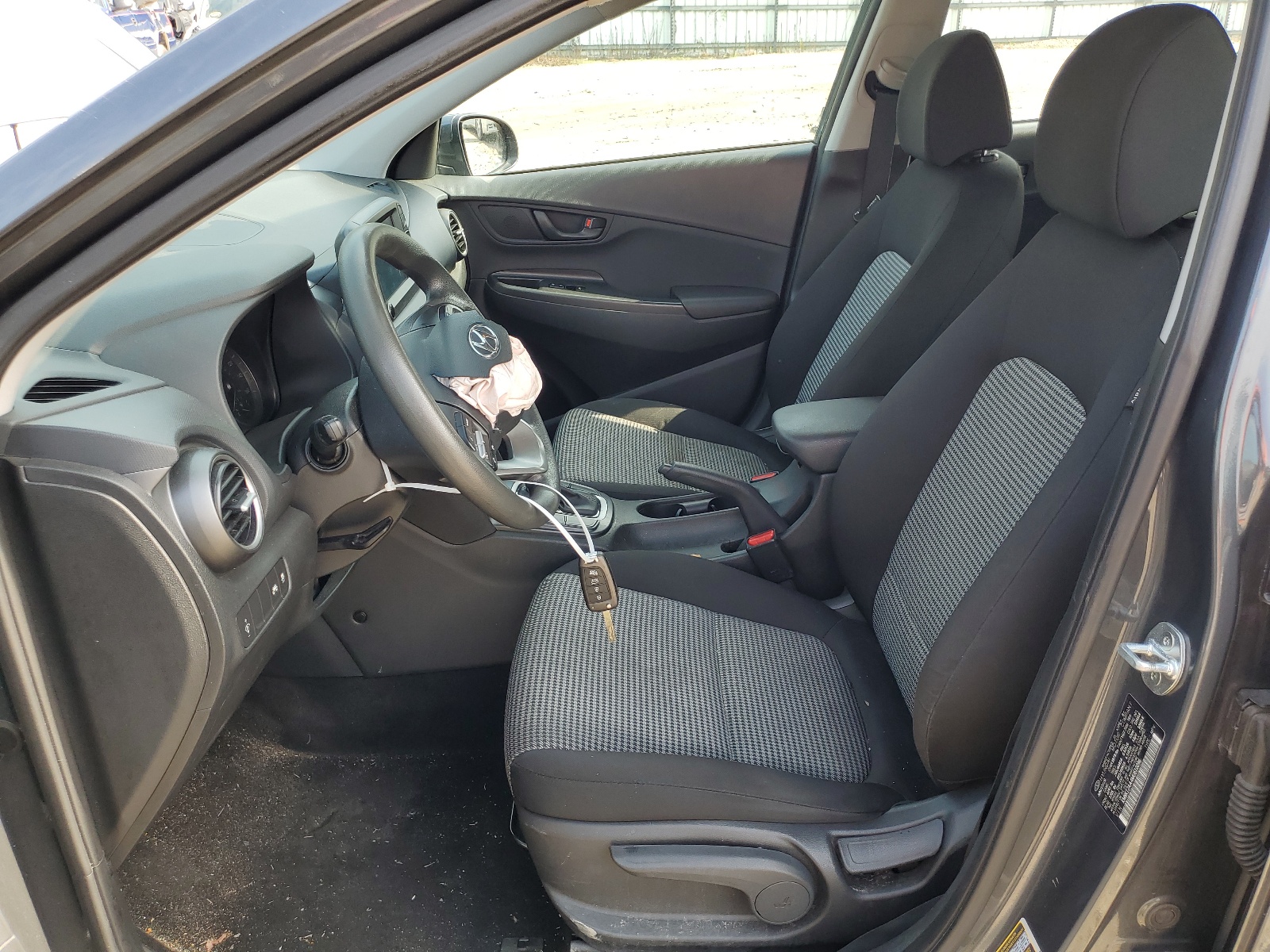 KM8K12AA4MU610096 2021 Hyundai Kona Se