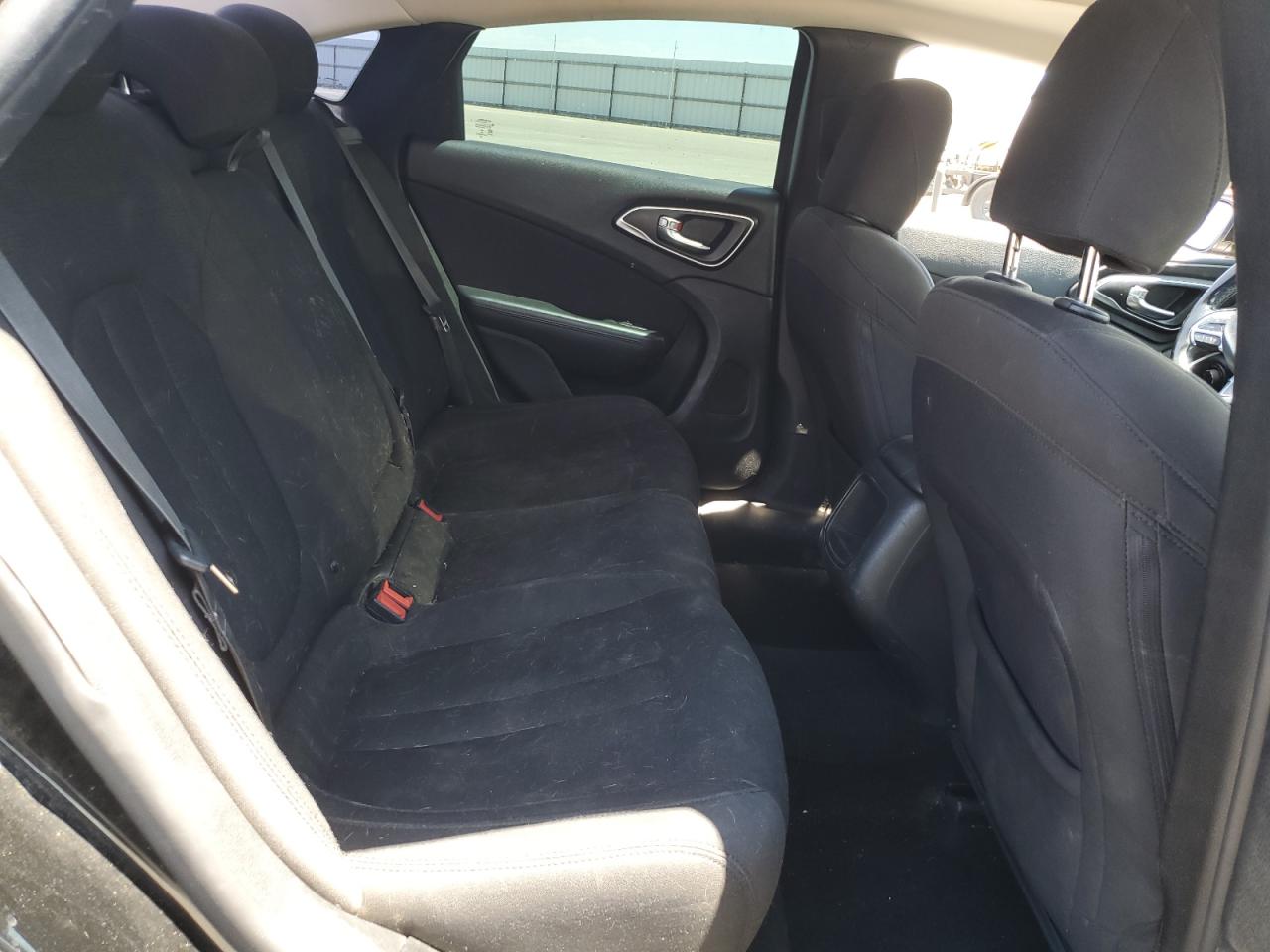 2015 Chrysler 200 Limited VIN: 1C3CCCAB5FN684971 Lot: 64165564