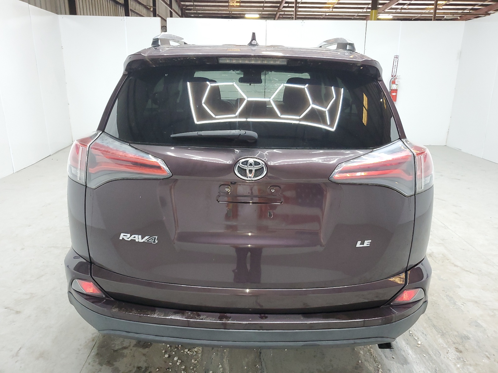 2T3ZFREV5HW370799 2017 Toyota Rav4 Le