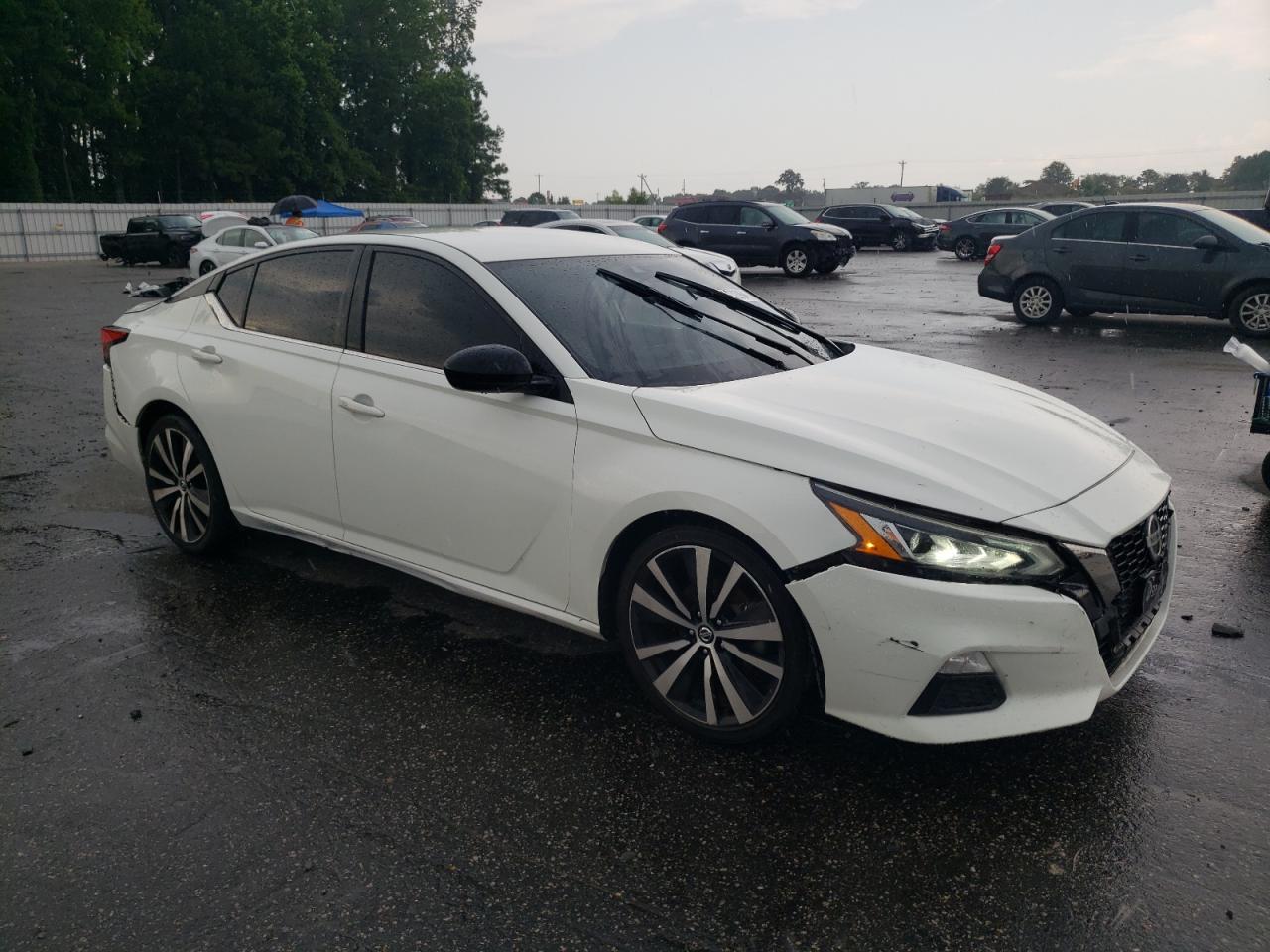 2020 Nissan Altima - Image 4