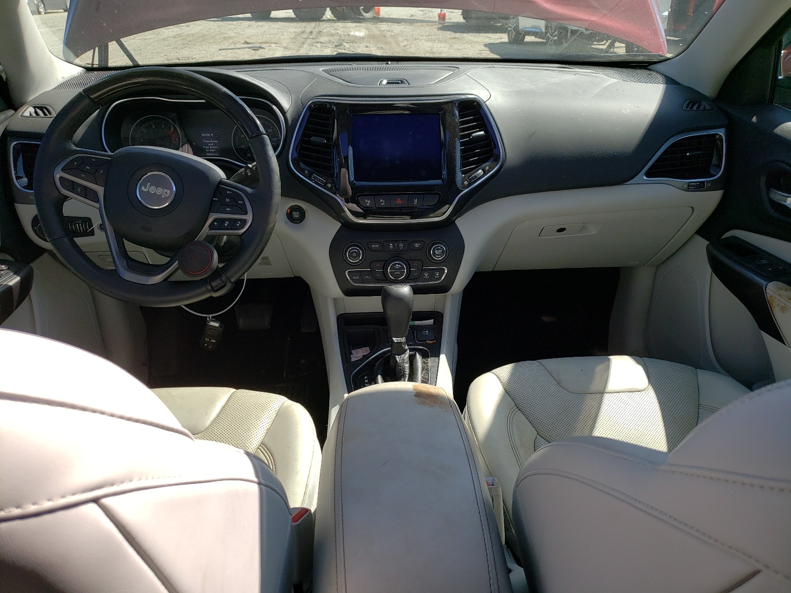 1C4PJLJX2KD249940 2019 Jeep Cherokee Overland