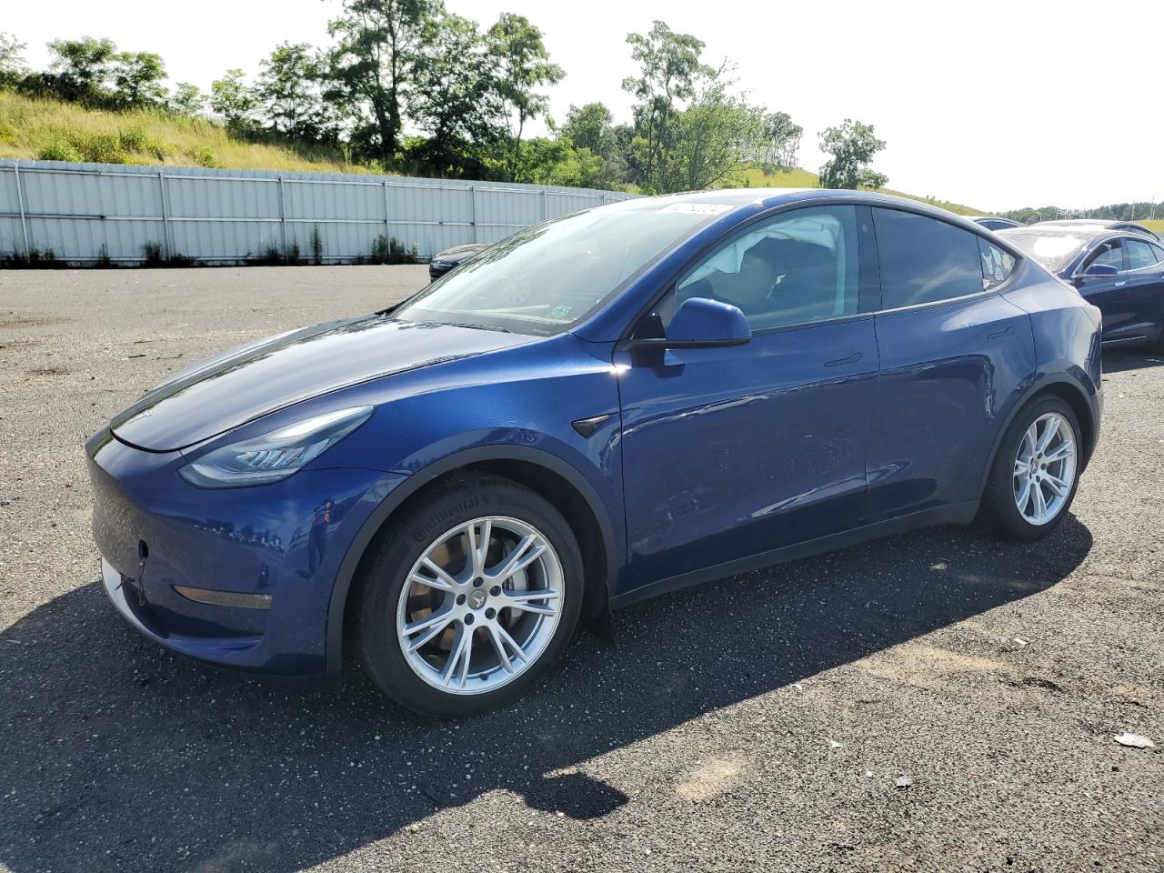 5YJYGDEE0MF077498 2021 TESLA MODEL Y - Image 1