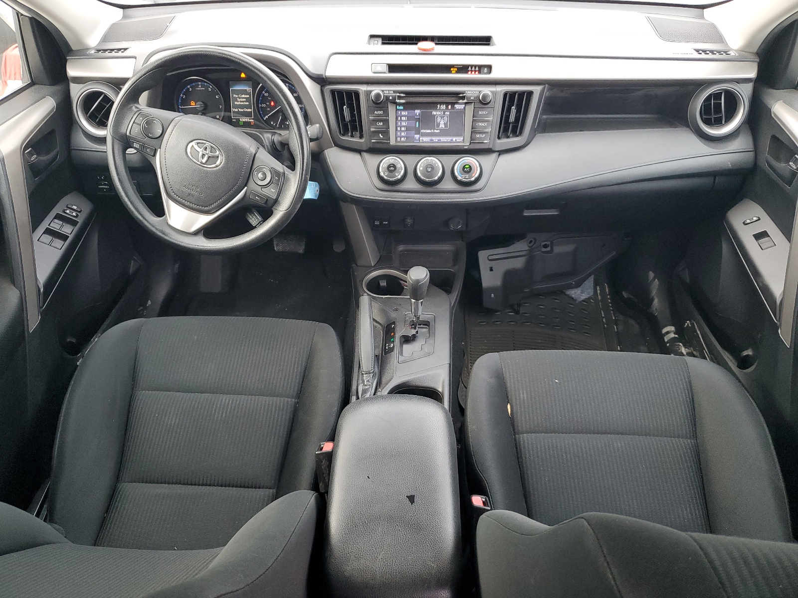 2T3ZFREVXJW443901 2018 Toyota Rav4 Le