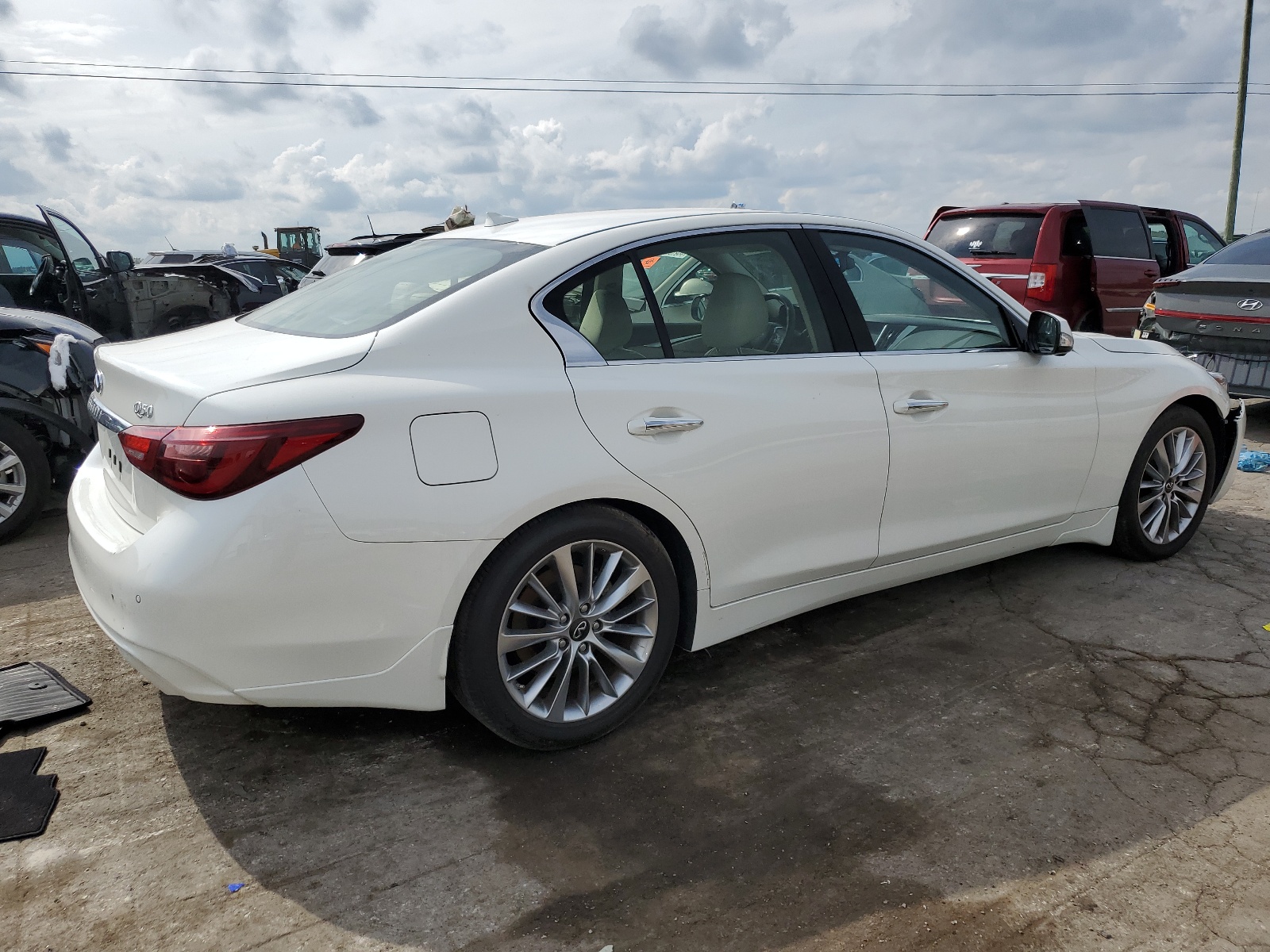 2022 Infiniti Q50 Luxe vin: JN1EV7BP1NM311837