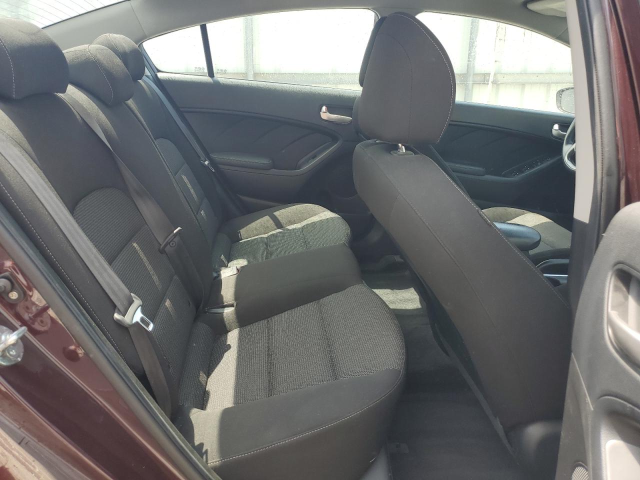 2018 Kia Forte Lx VIN: 3KPFK4A70JE199552 Lot: 62469054